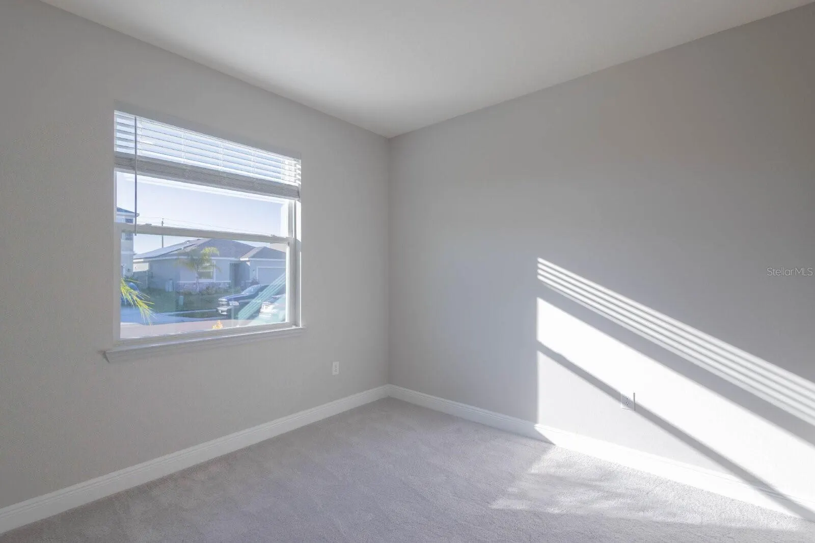 345 MANGROVE MANOR DR