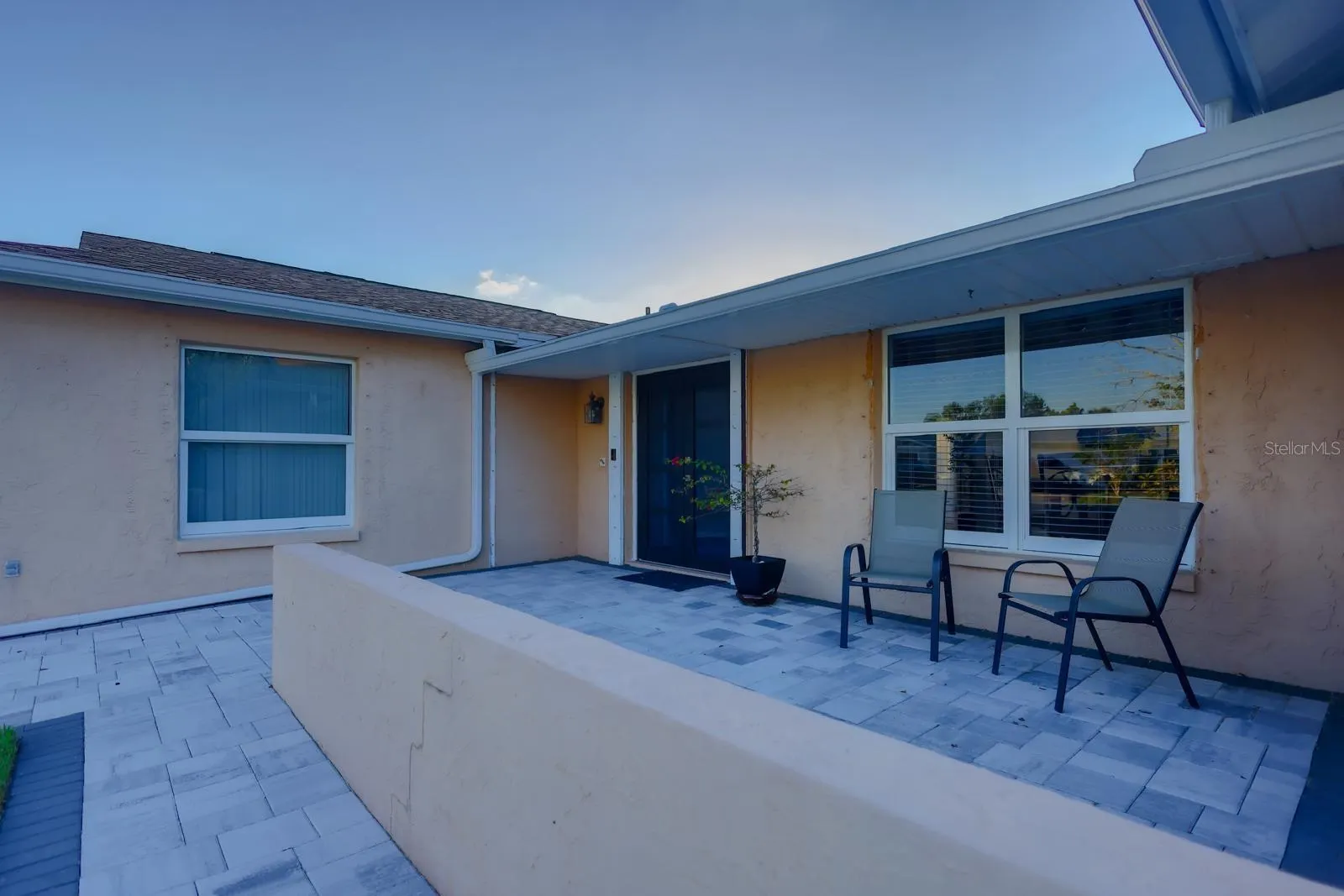 4004 HIGHLAND AVE W