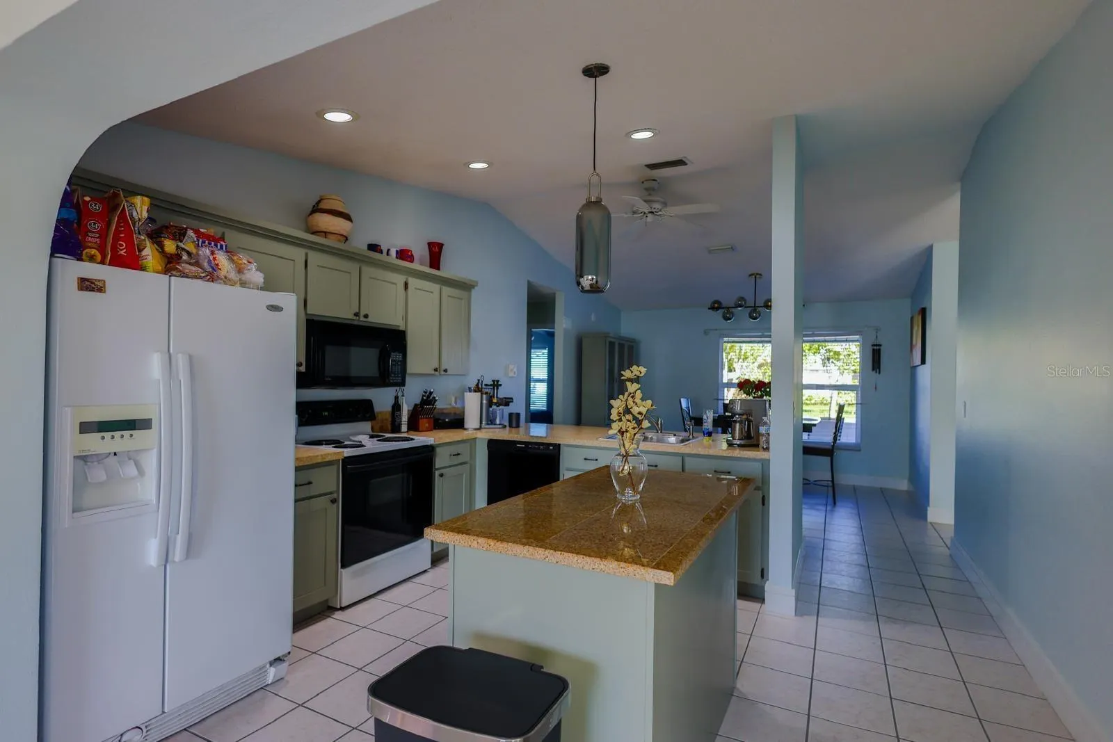 4004 HIGHLAND AVE W