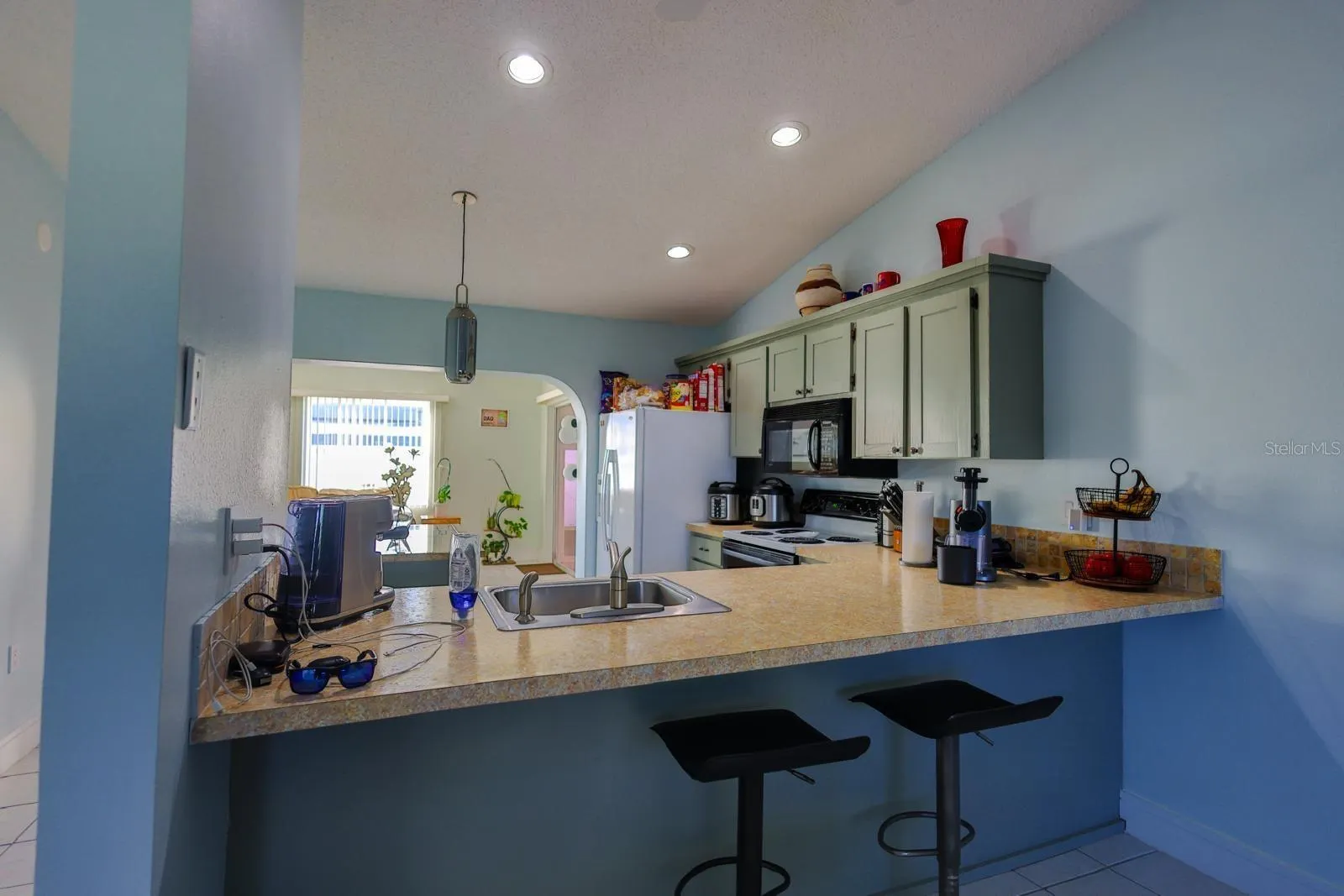 4004 HIGHLAND AVE W