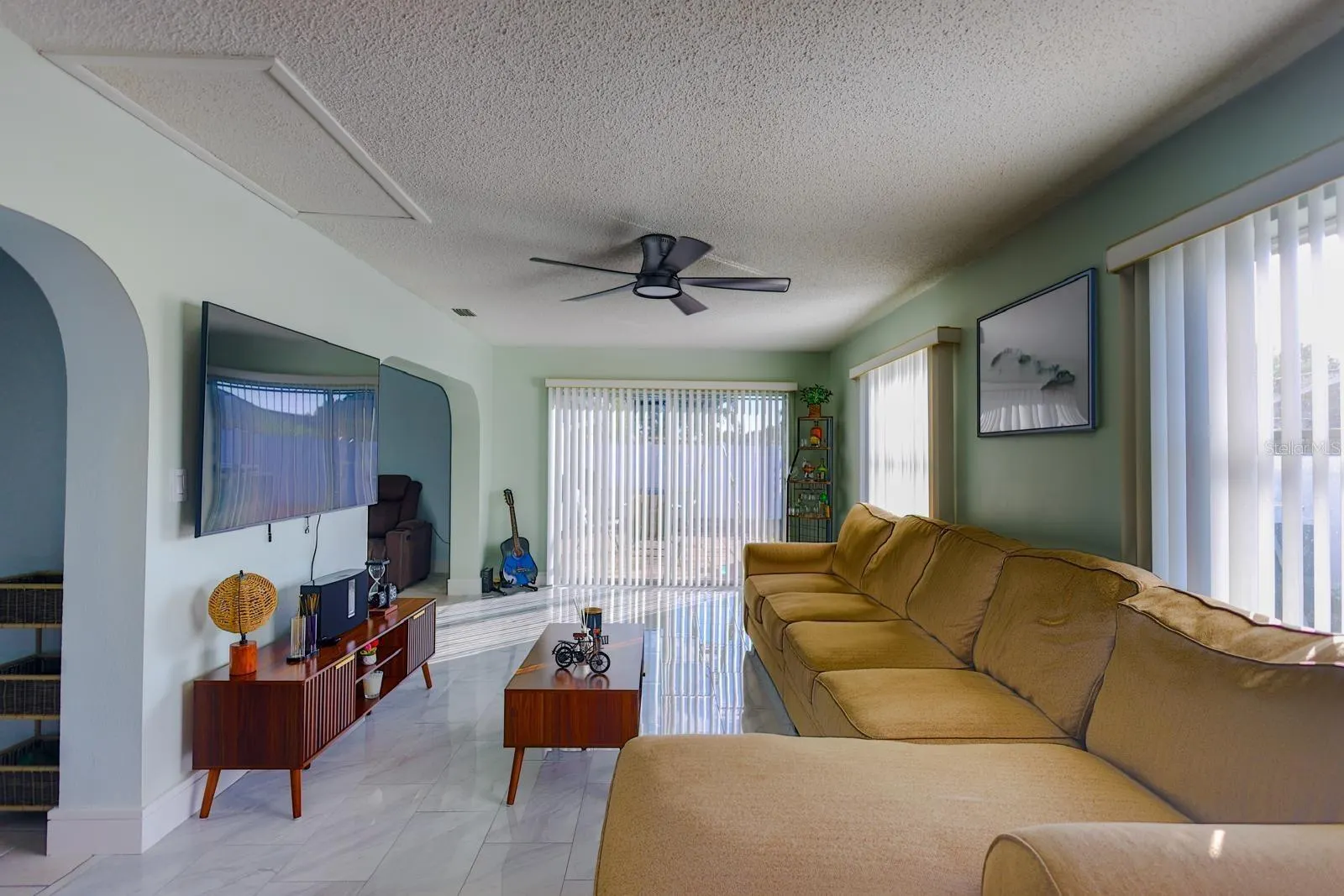 4004 HIGHLAND AVE W