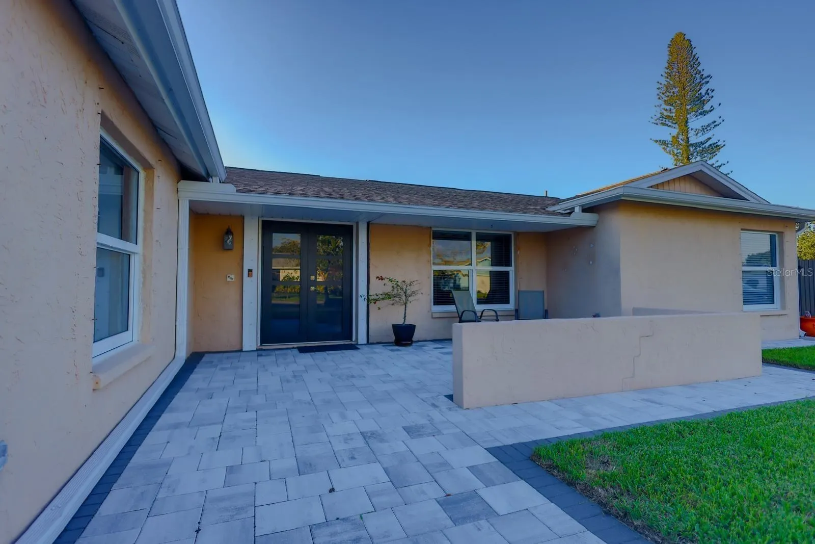 4004 HIGHLAND AVE W