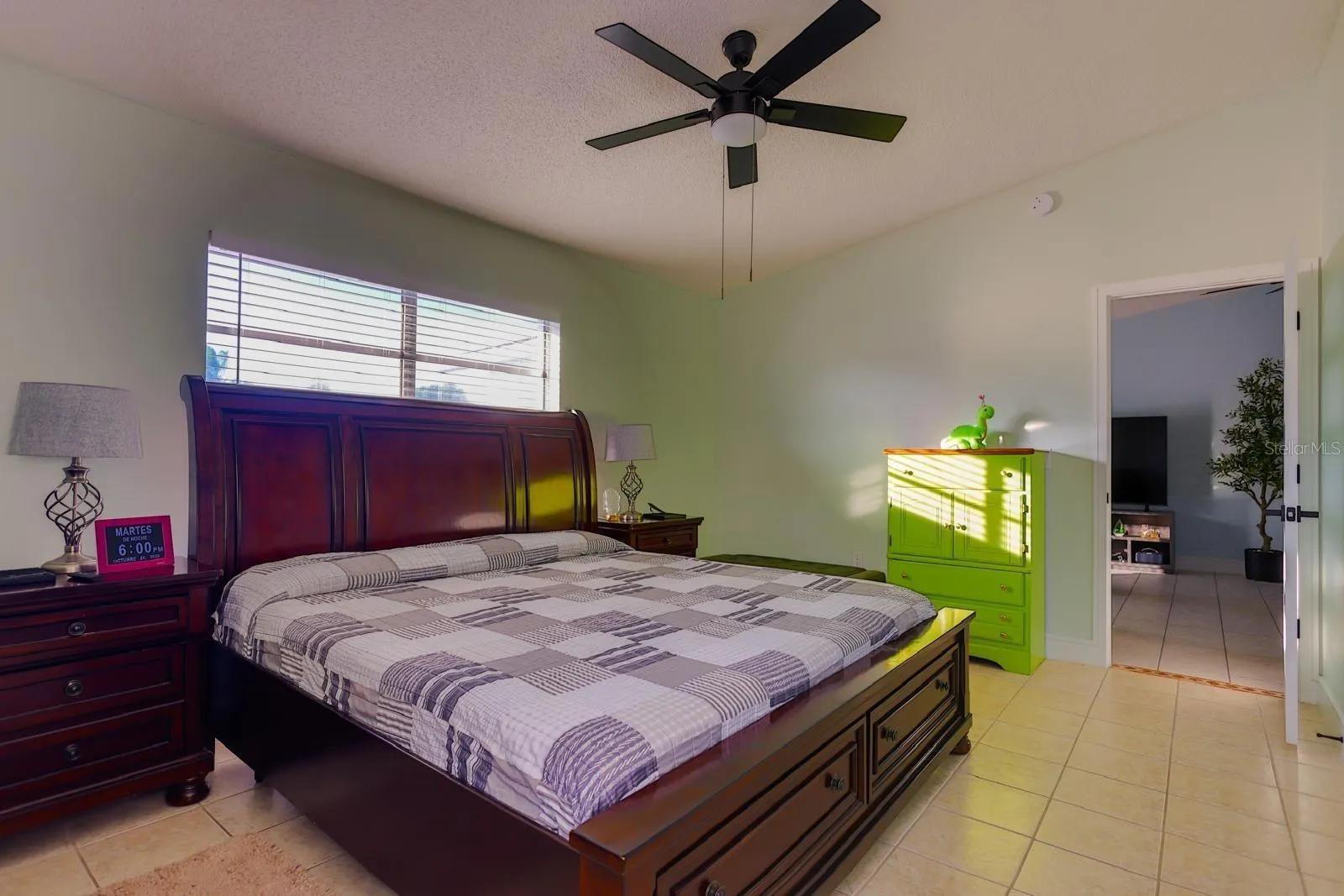 4004 HIGHLAND AVE W