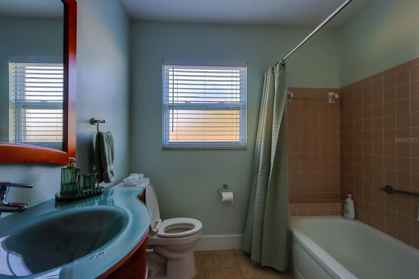 4004 HIGHLAND AVE W