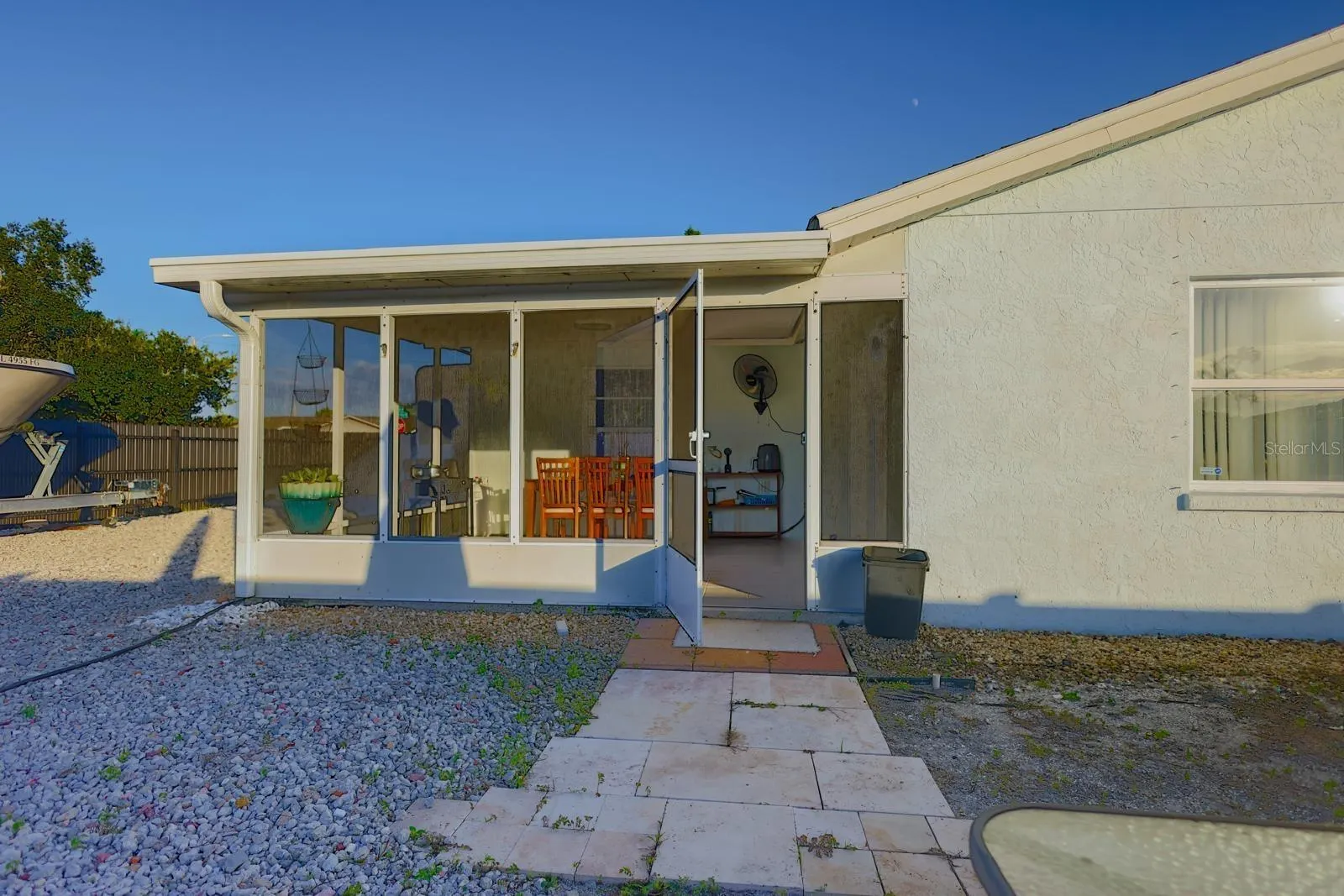 4004 HIGHLAND AVE W
