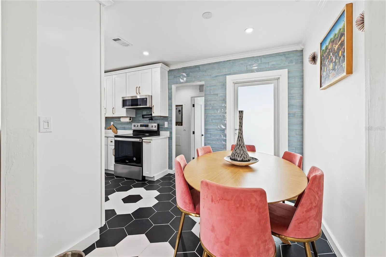 3123 W MARLIN AVE