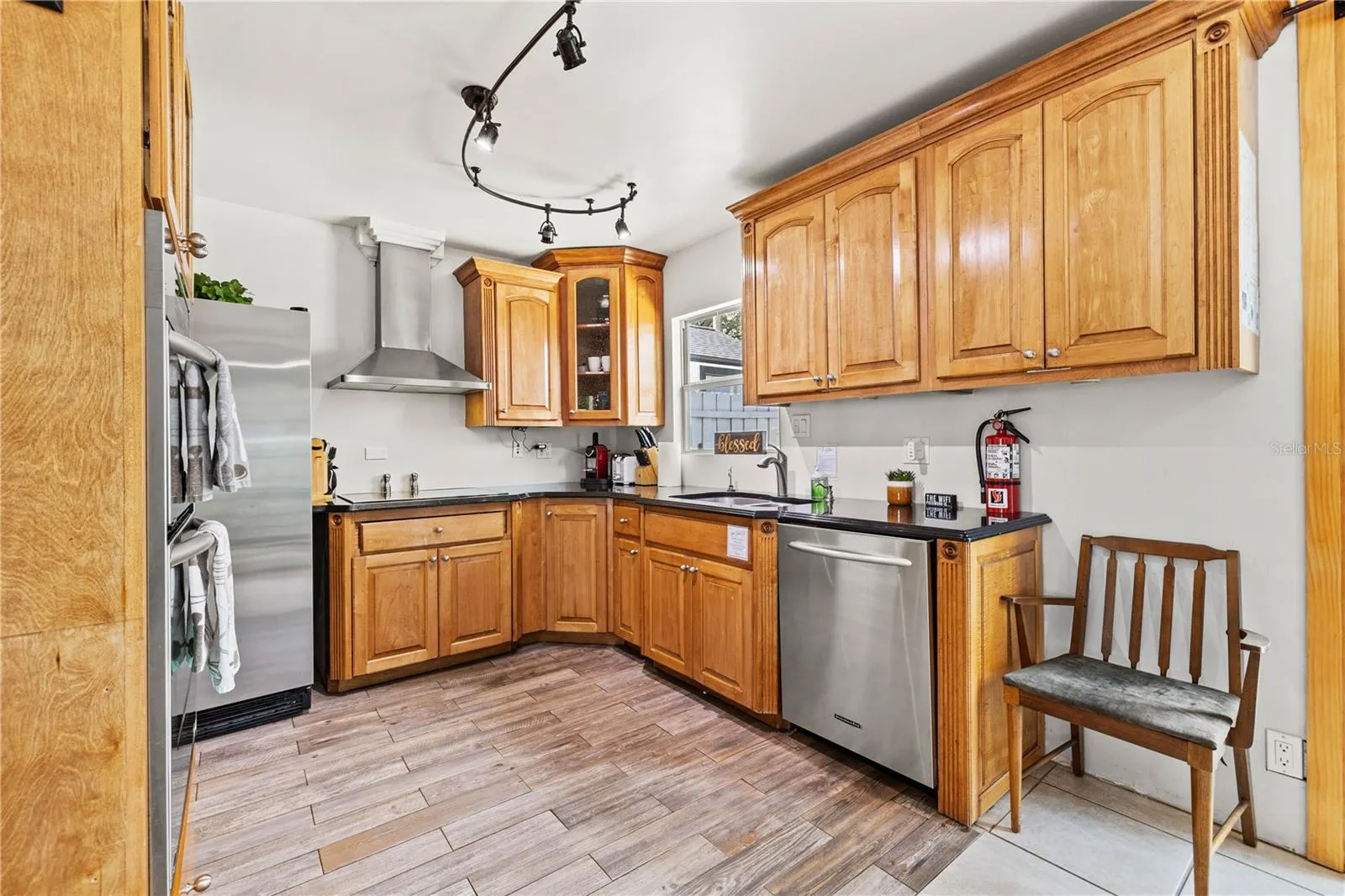 3123 W MARLIN AVE