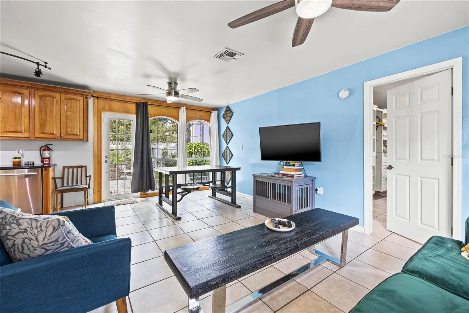 3123 W MARLIN AVE