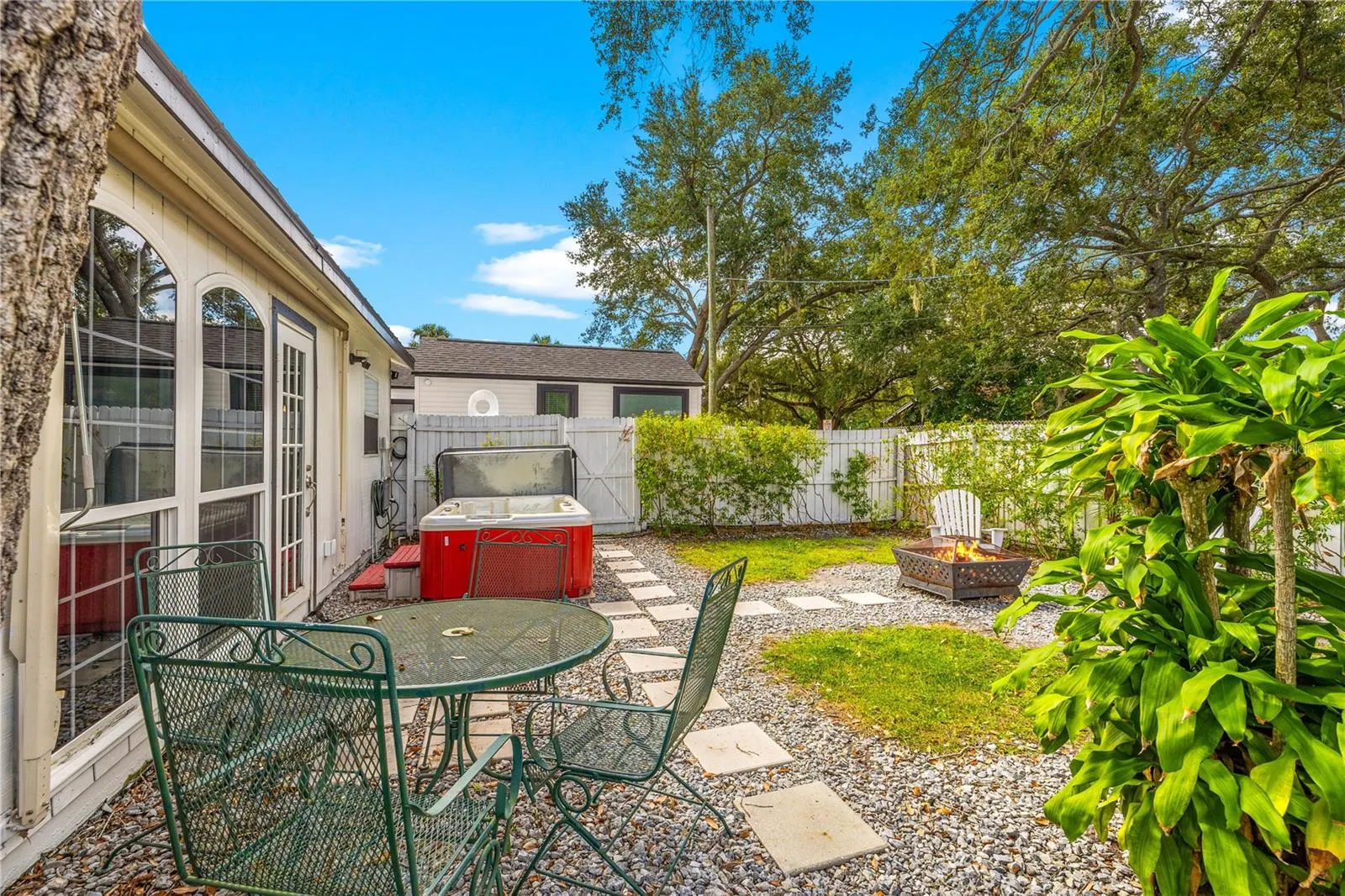 3123 W MARLIN AVE
