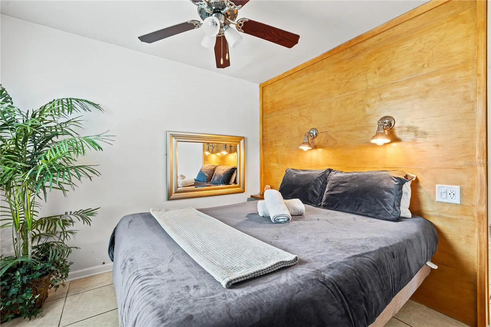 3123 W MARLIN AVE