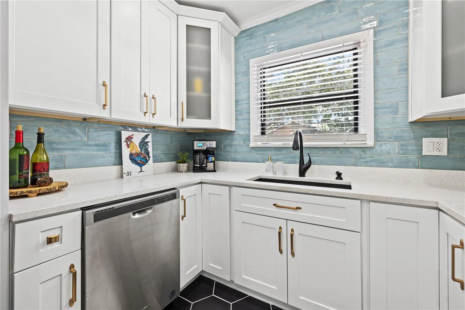 3123 W MARLIN AVE