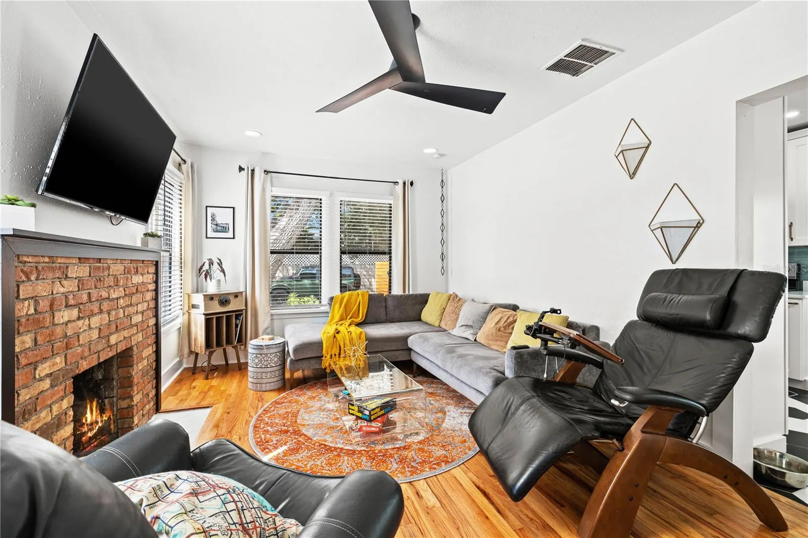 3123 W MARLIN AVE