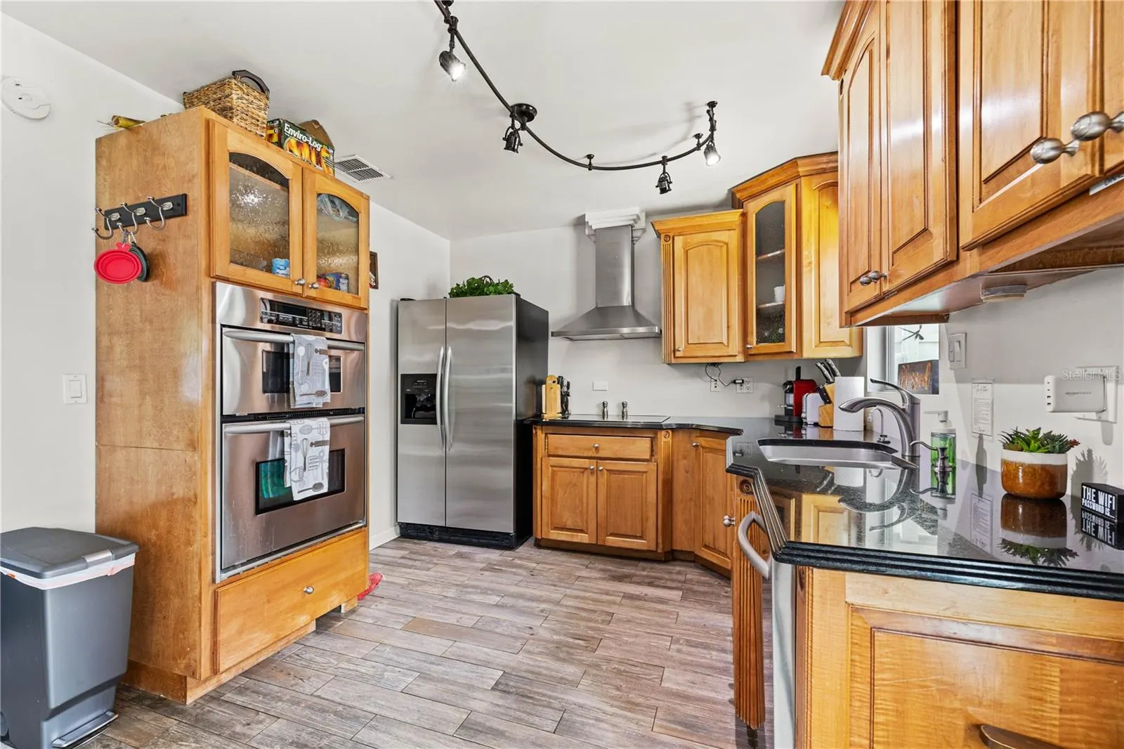 3123 W MARLIN AVE