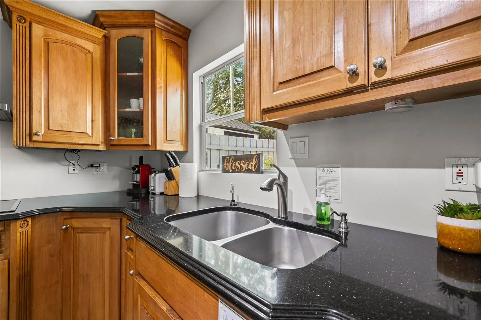 3123 W MARLIN AVE
