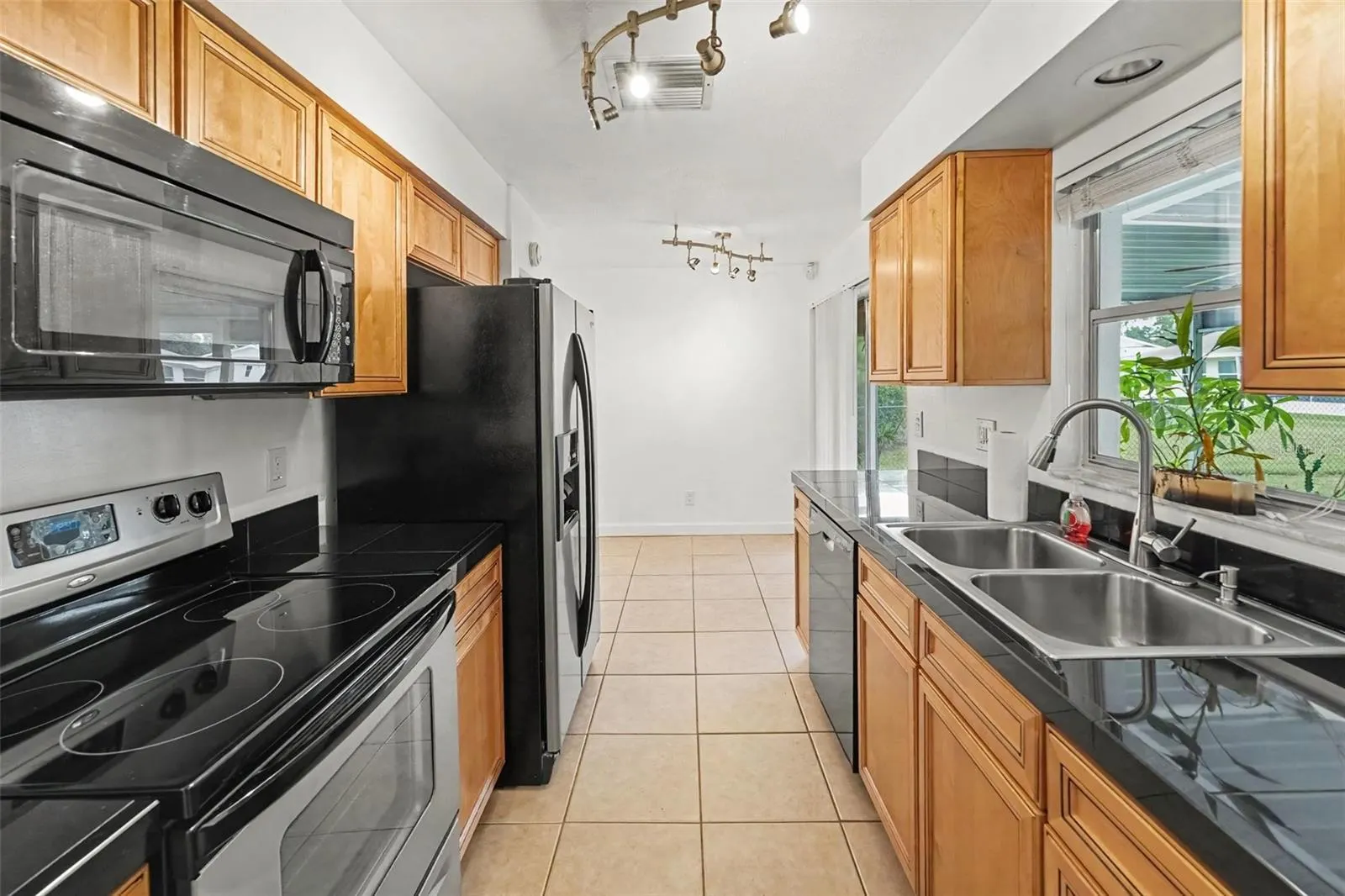 1480 QUEEN ANNE BLVD