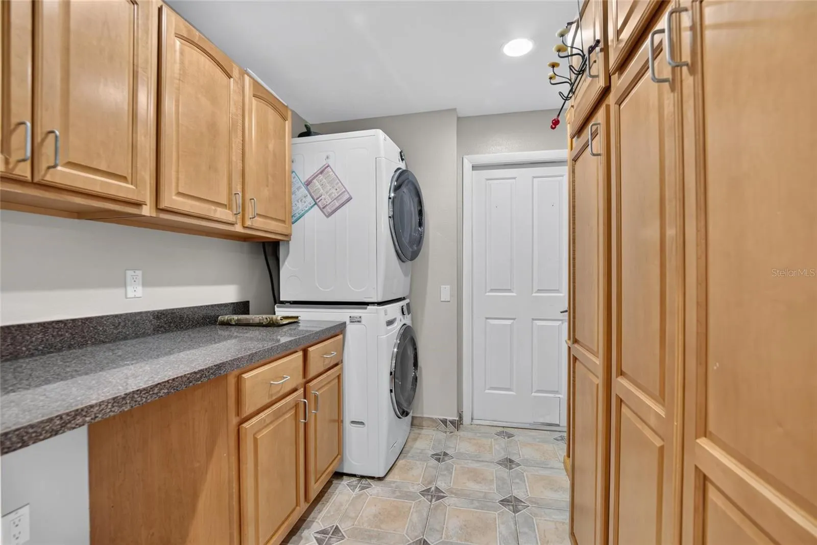 712 DORADO CT