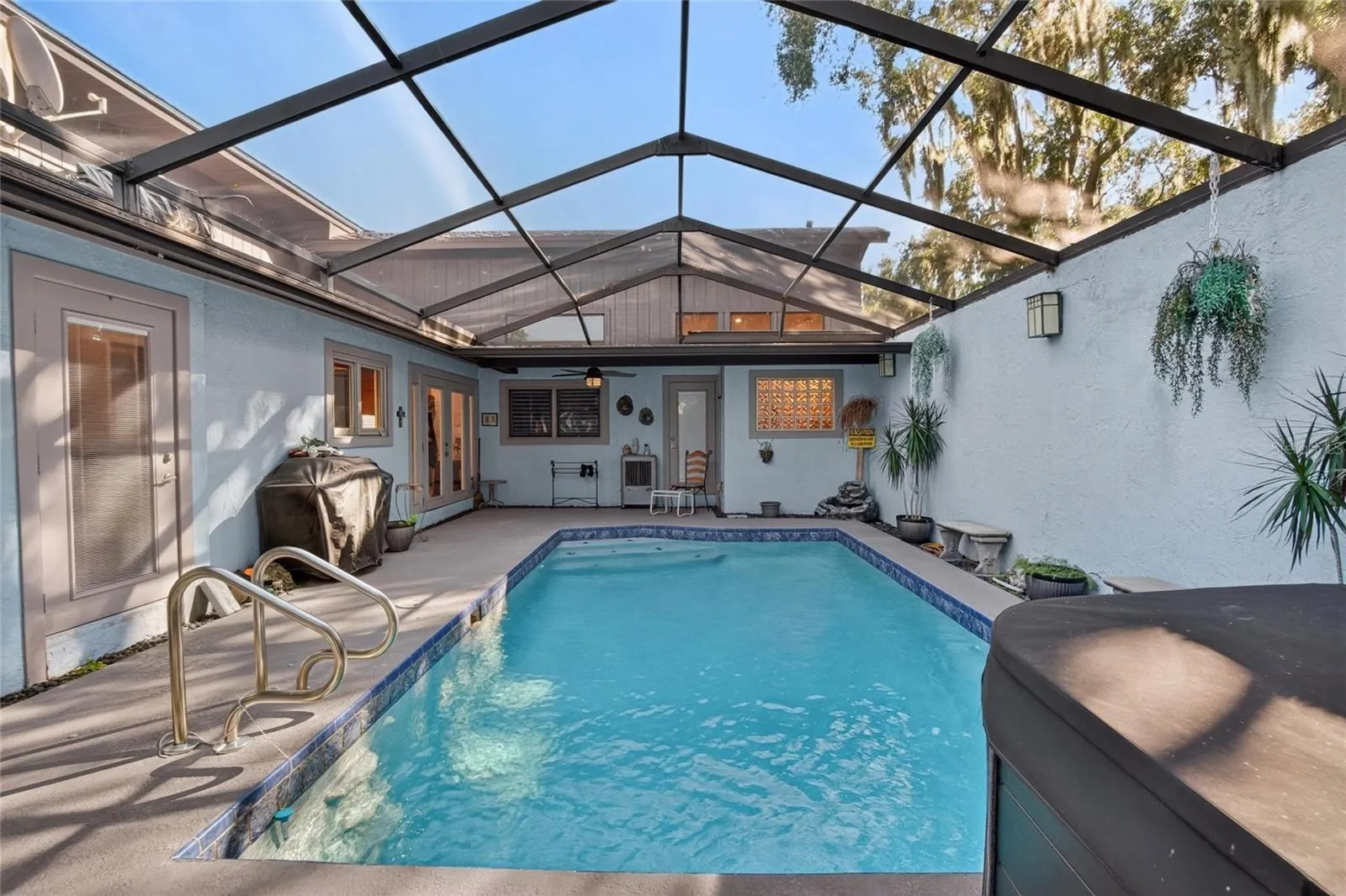 712 DORADO CT