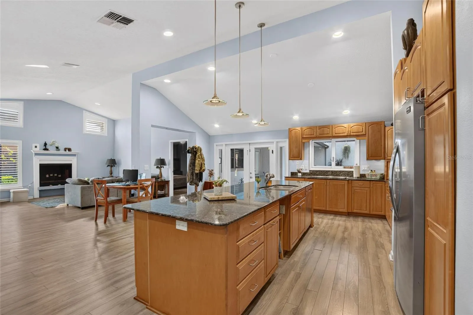712 DORADO CT