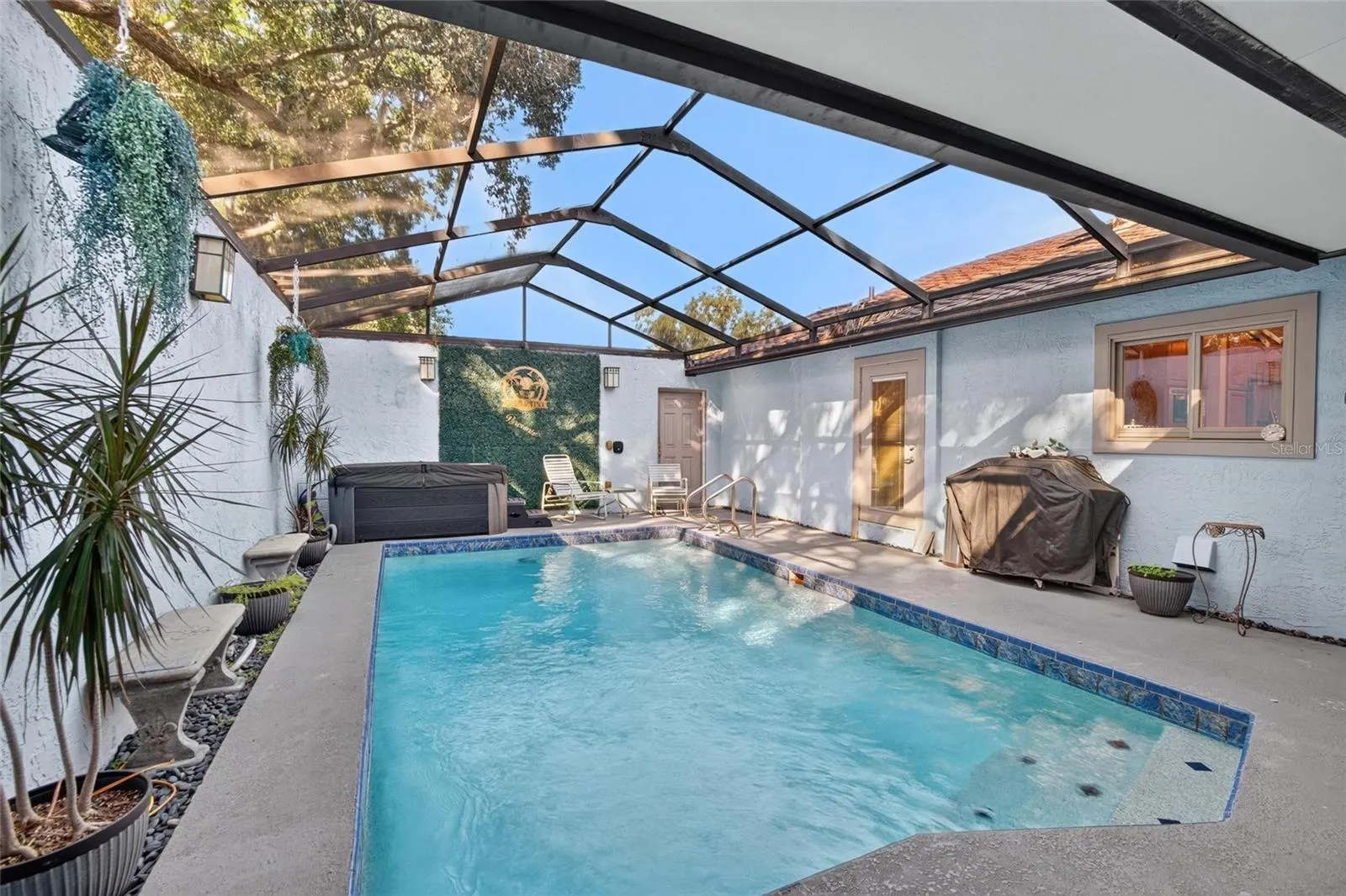 712 DORADO CT