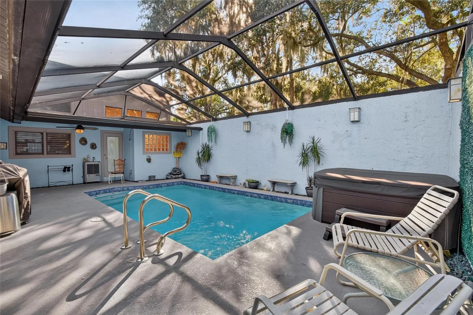 712 DORADO CT