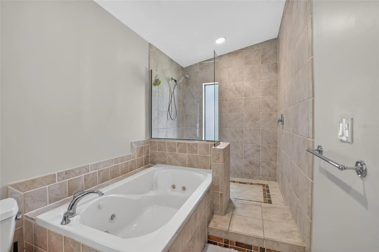 712 DORADO CT