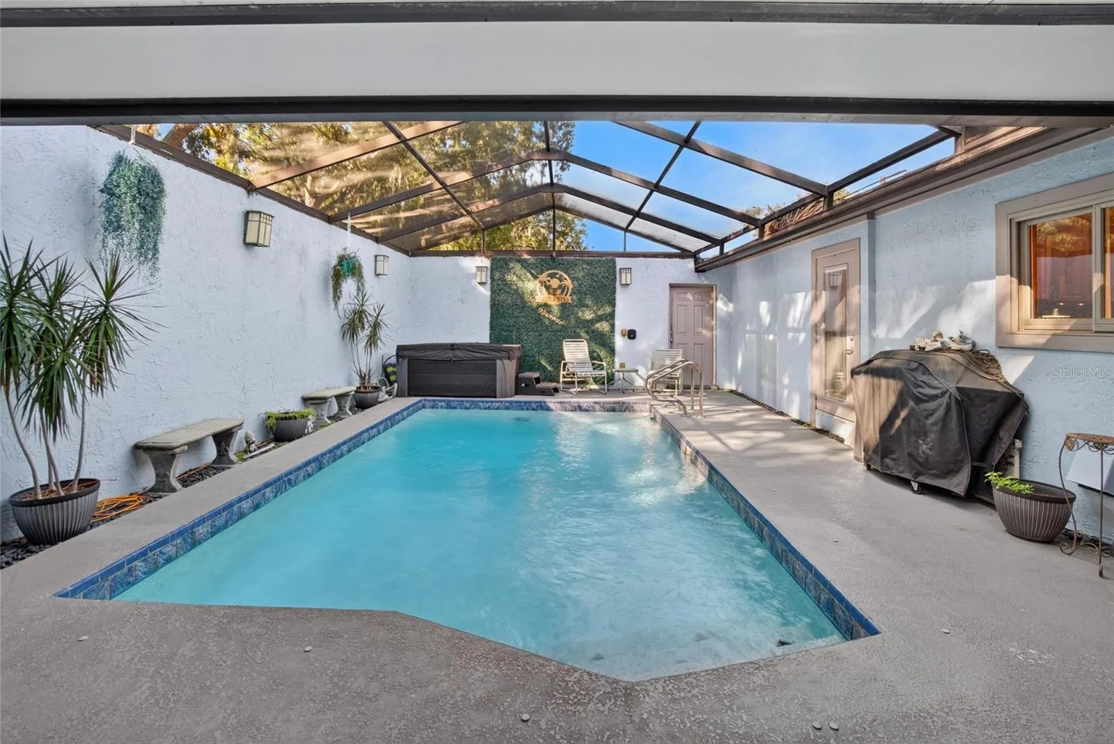 712 DORADO CT