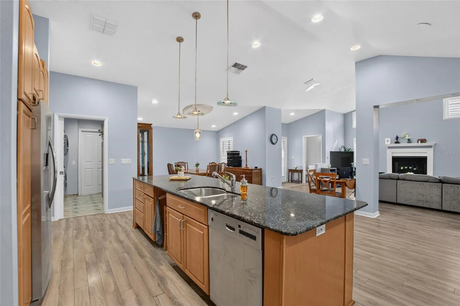 712 DORADO CT