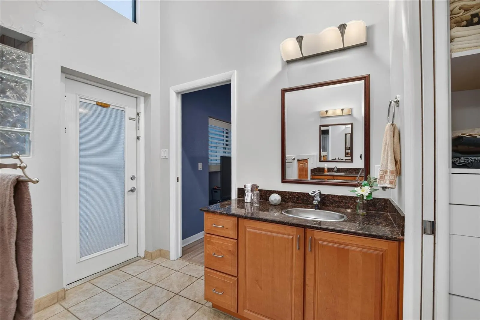 712 DORADO CT