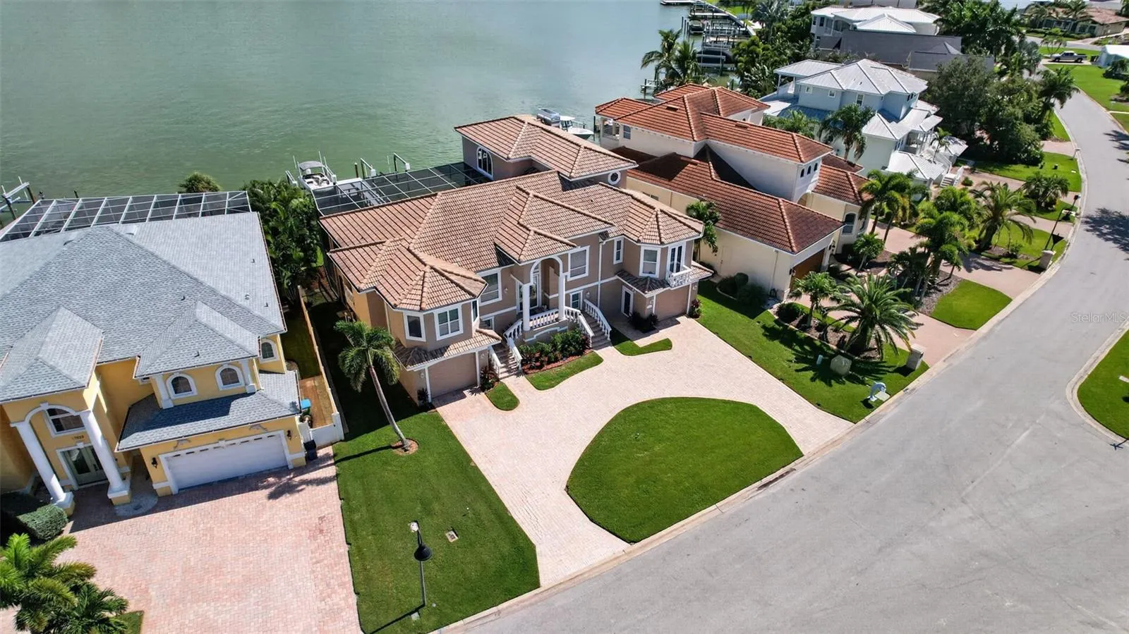 17021 DOLPHIN DR