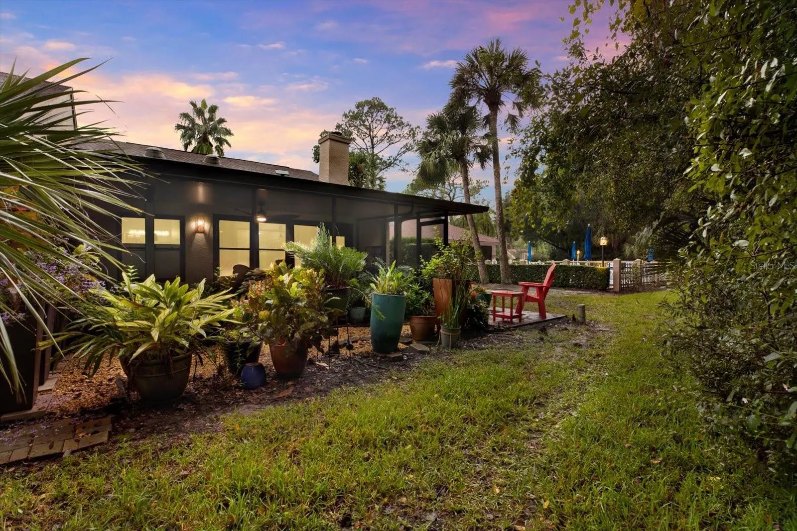 3433 HILLMOOR DR
