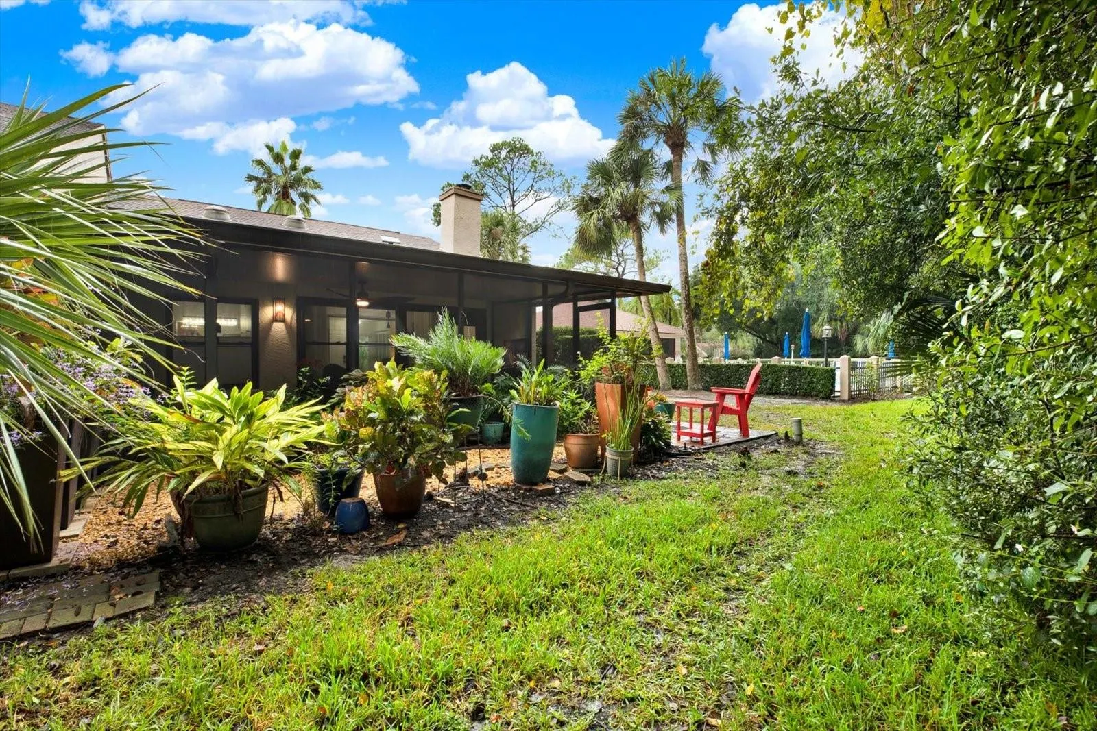 3433 HILLMOOR DR