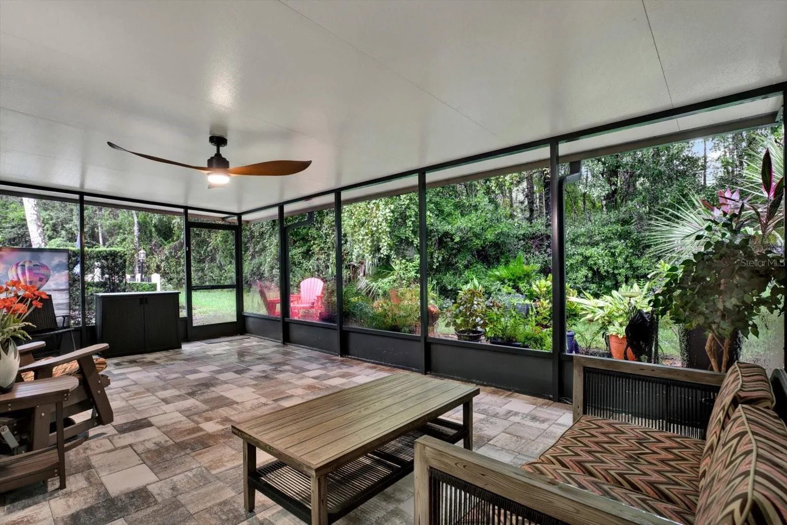 3433 HILLMOOR DR