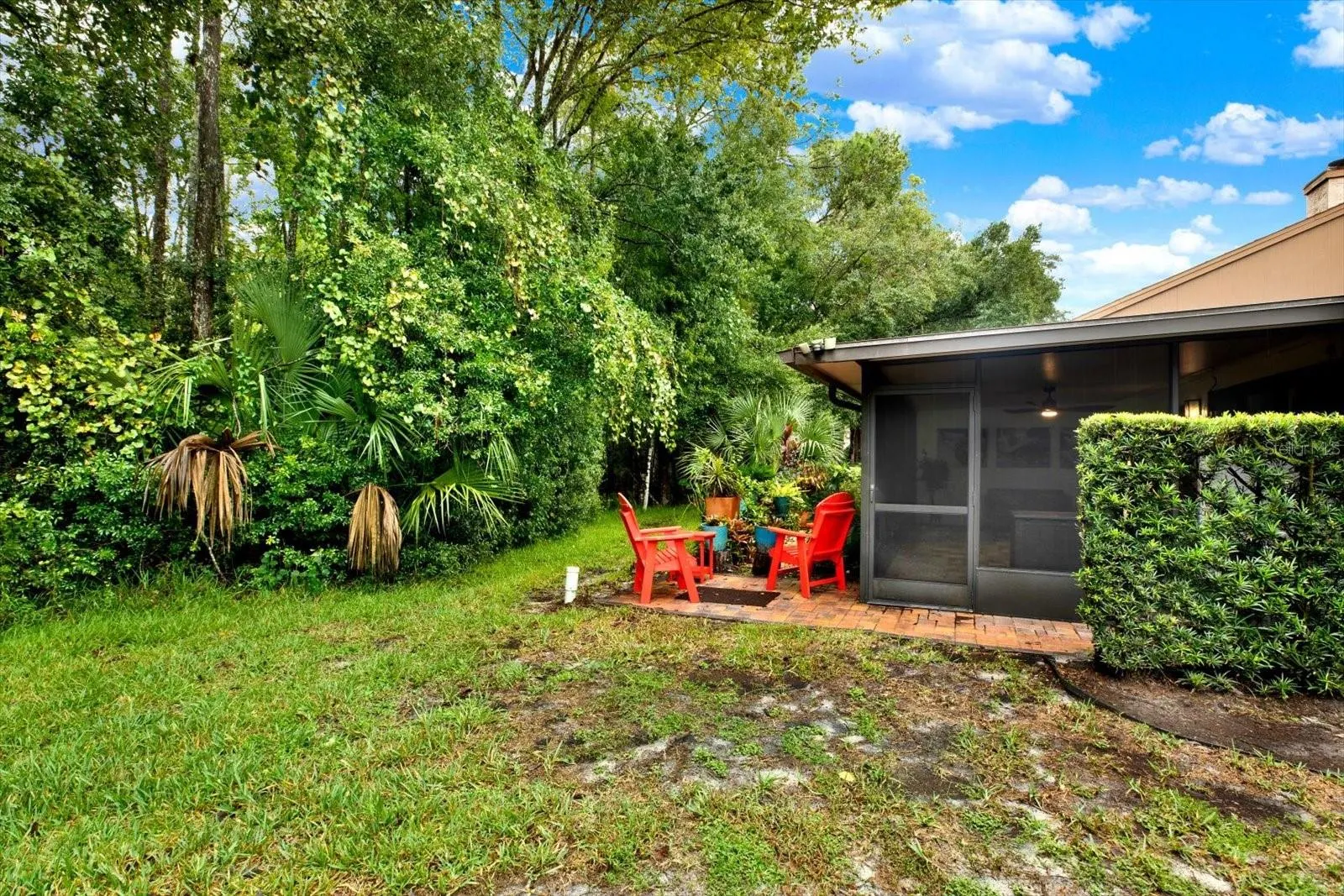 3433 HILLMOOR DR