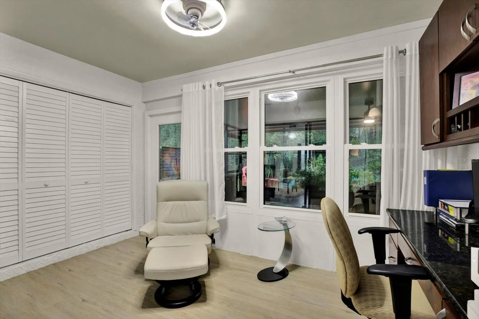 3433 HILLMOOR DR