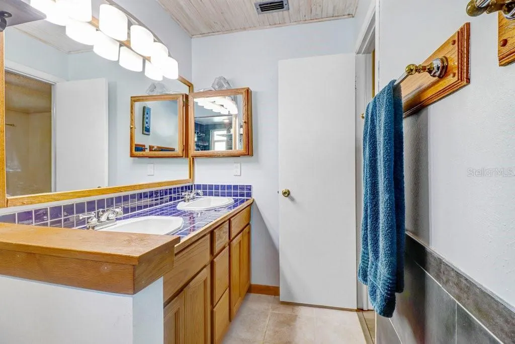 3709 CASABA LOOP