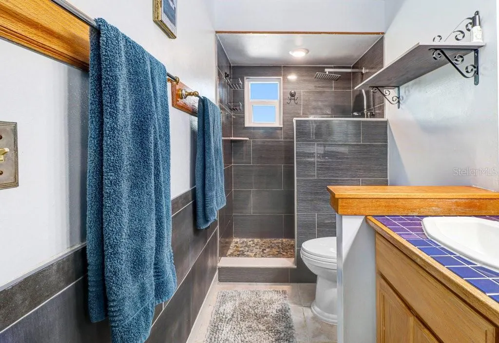 3709 CASABA LOOP