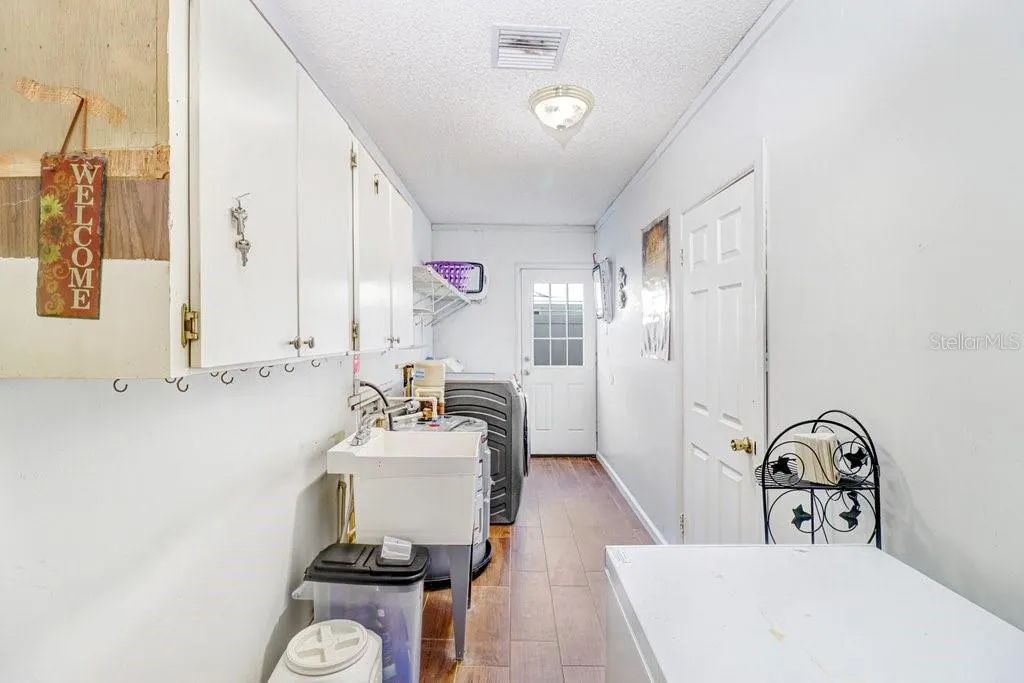 3709 CASABA LOOP