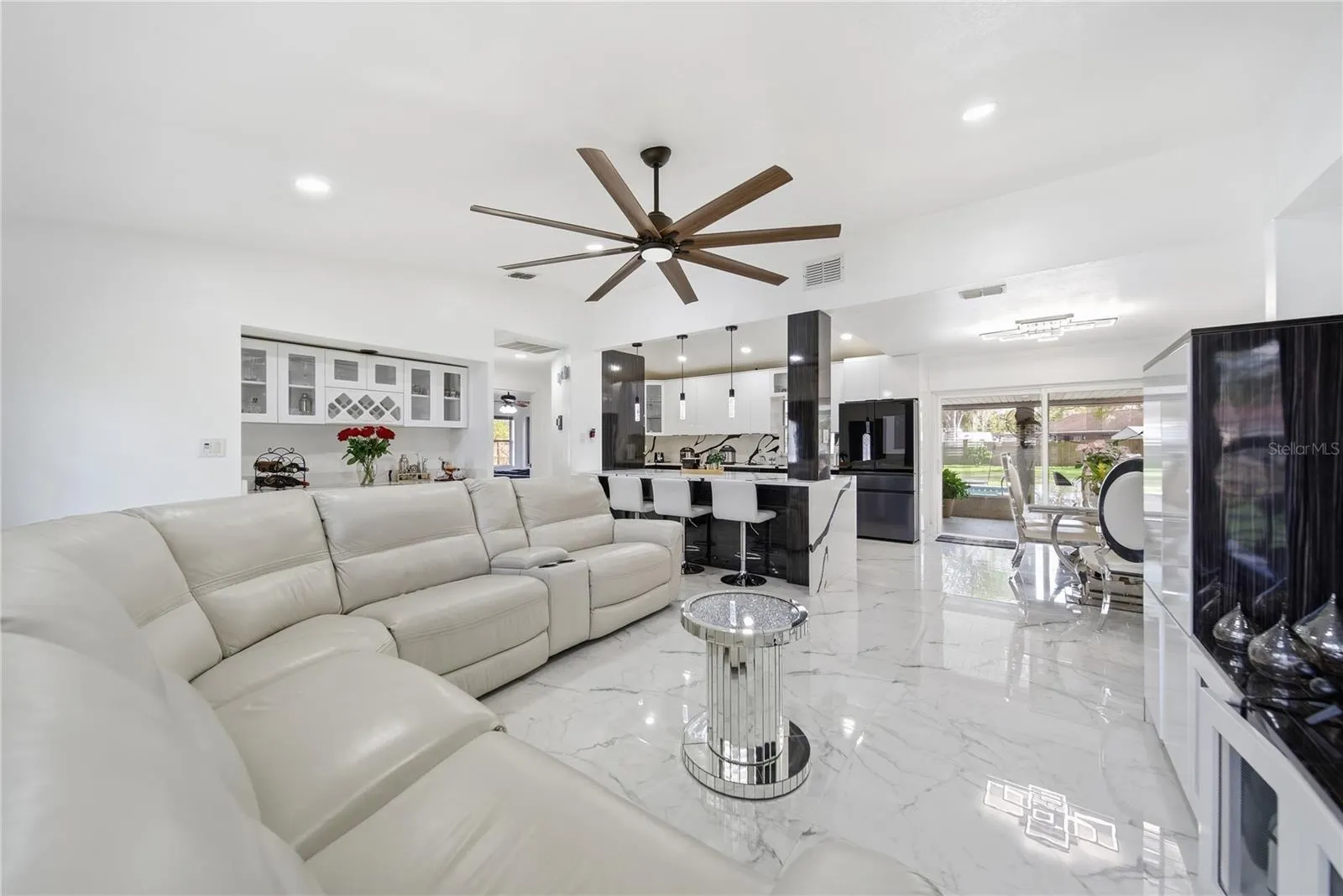 4916 HI VISTA CIR