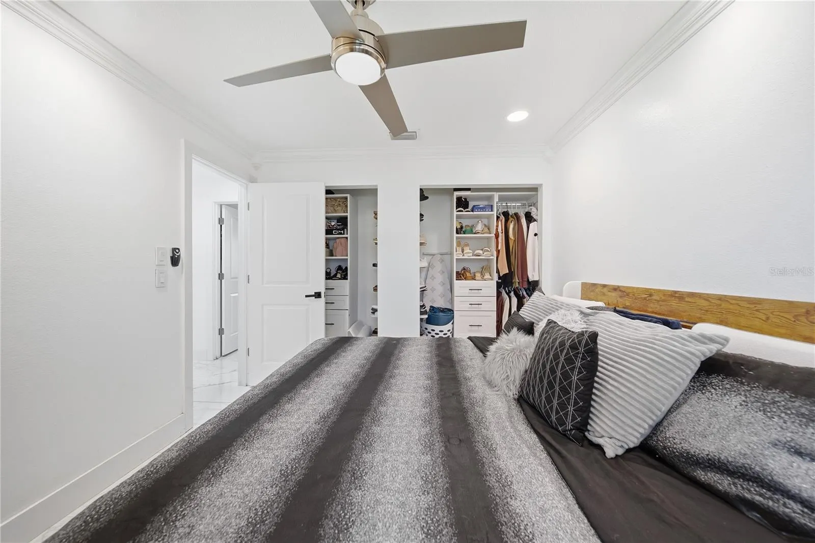 4916 HI VISTA CIR