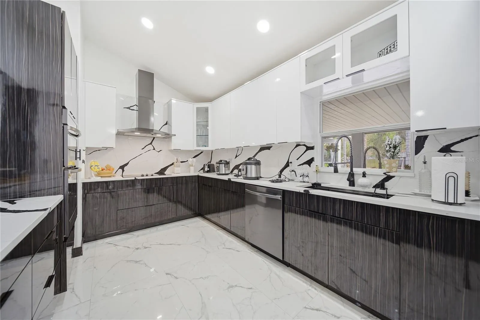 4916 HI VISTA CIR
