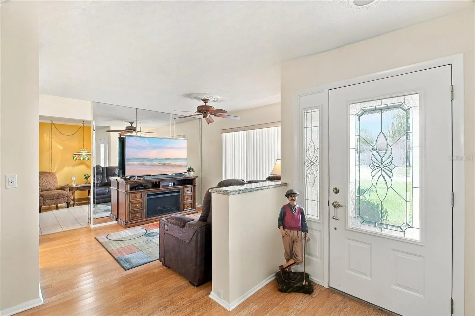 1743 MACDONNELL DR