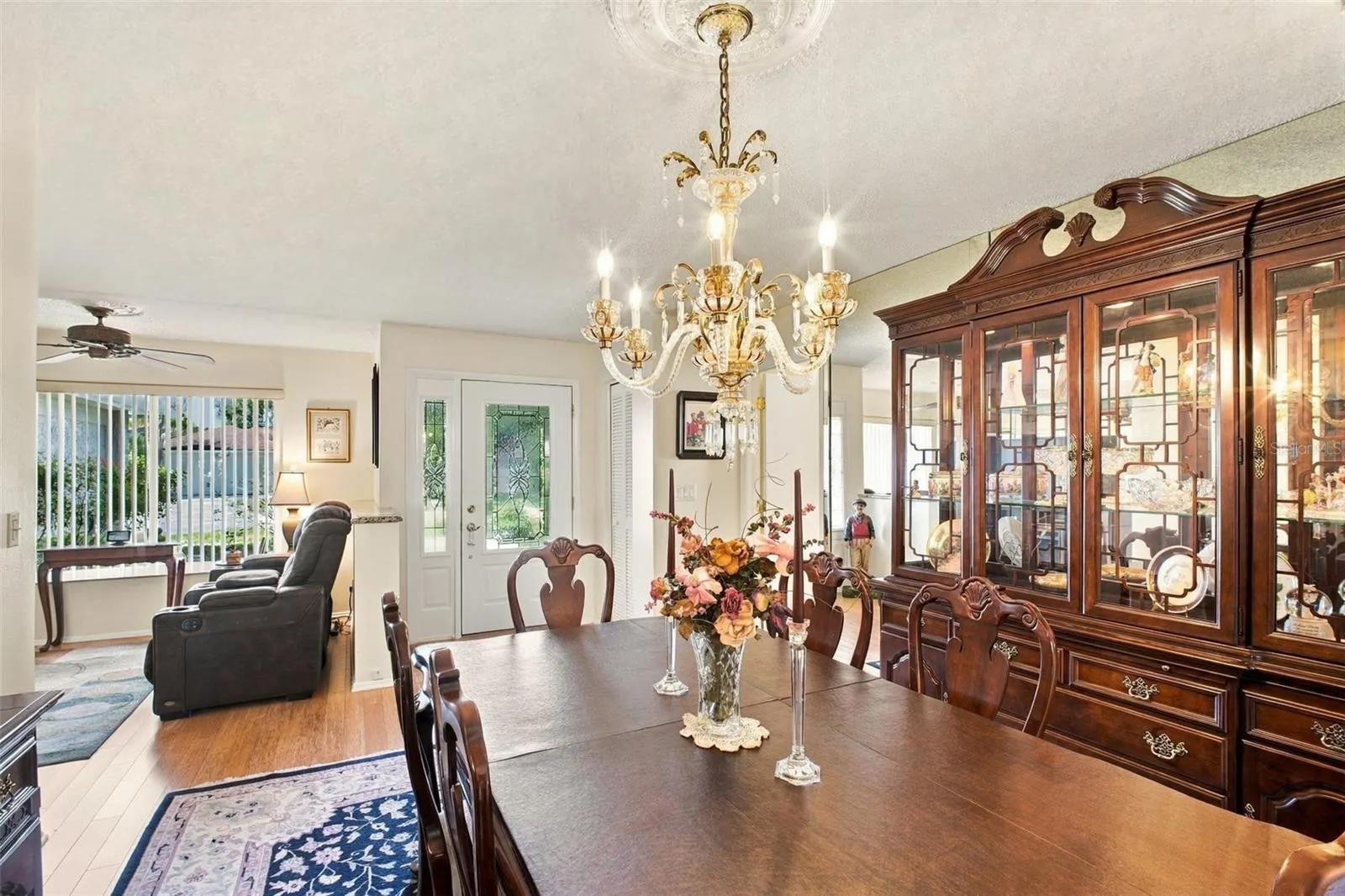 1743 MACDONNELL DR