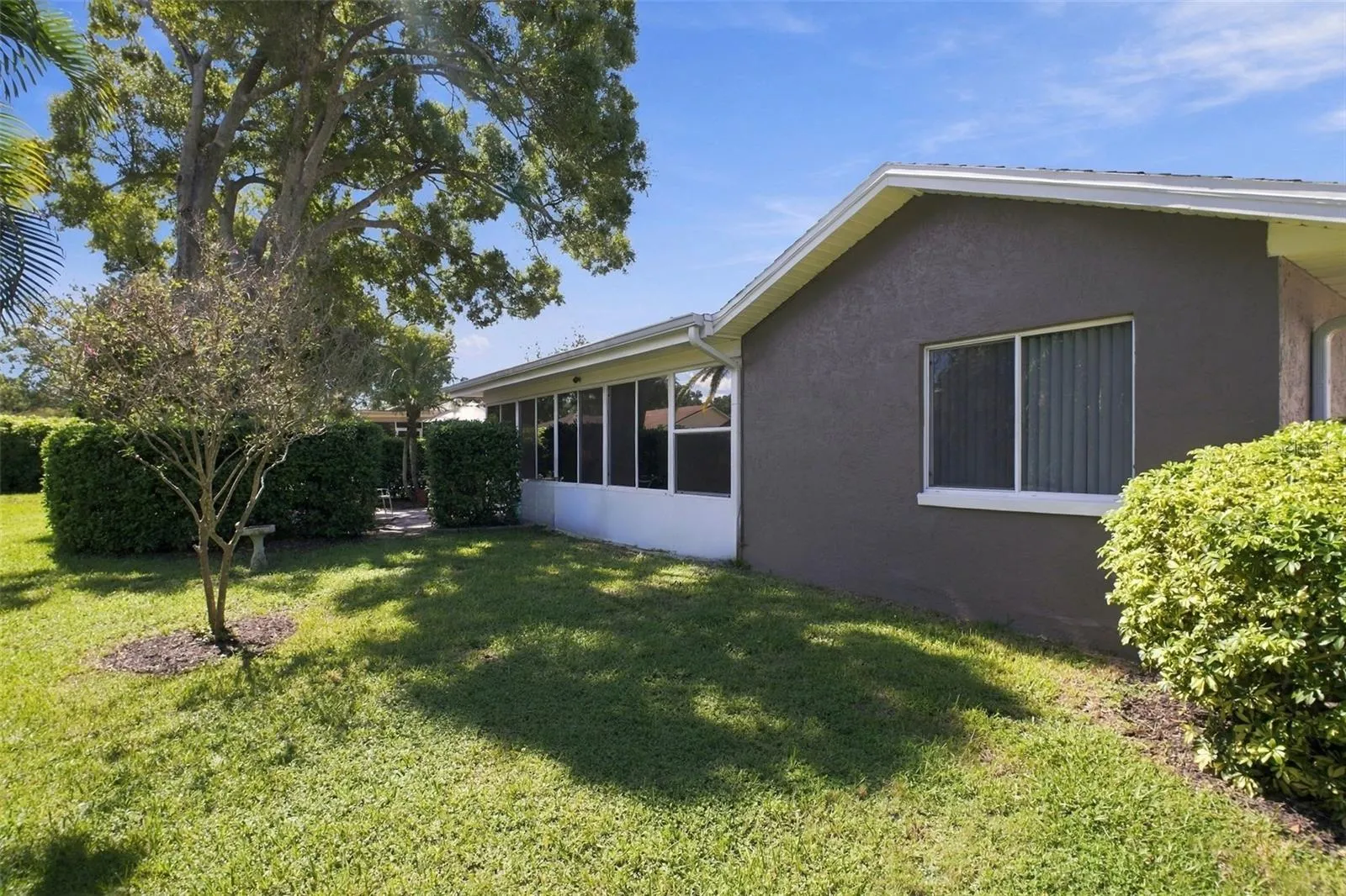 1743 MACDONNELL DR