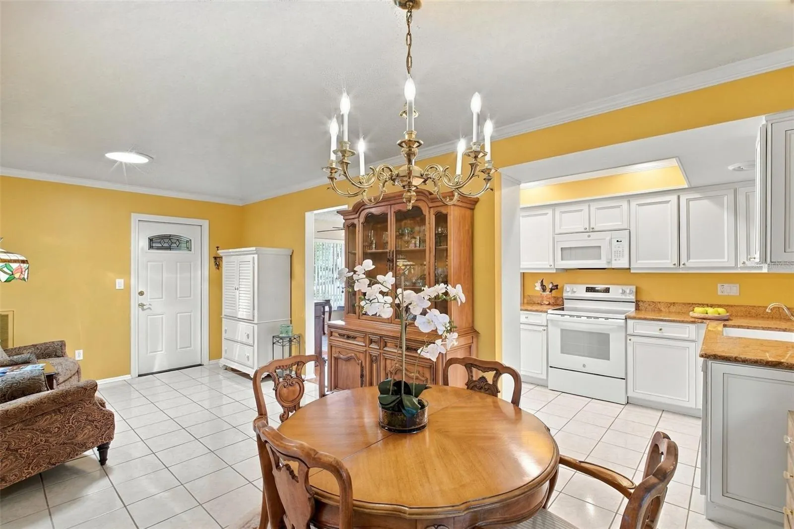 1743 MACDONNELL DR