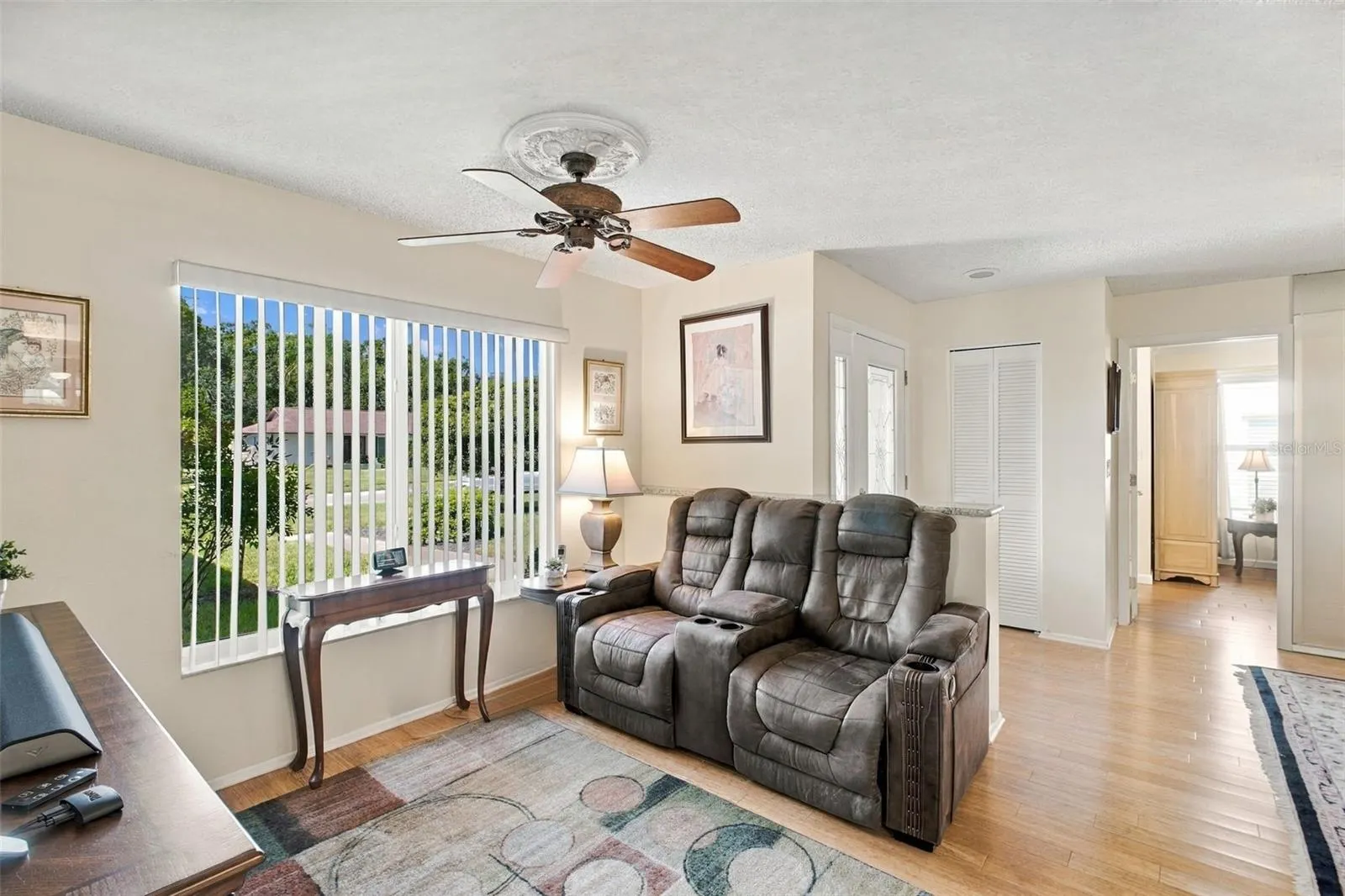 1743 MACDONNELL DR