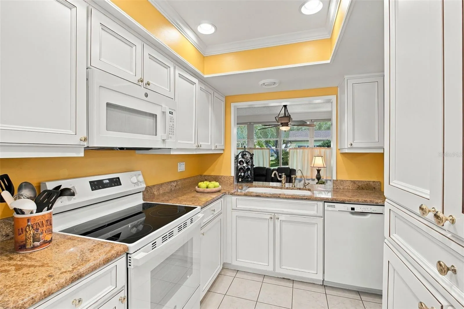 1743 MACDONNELL DR