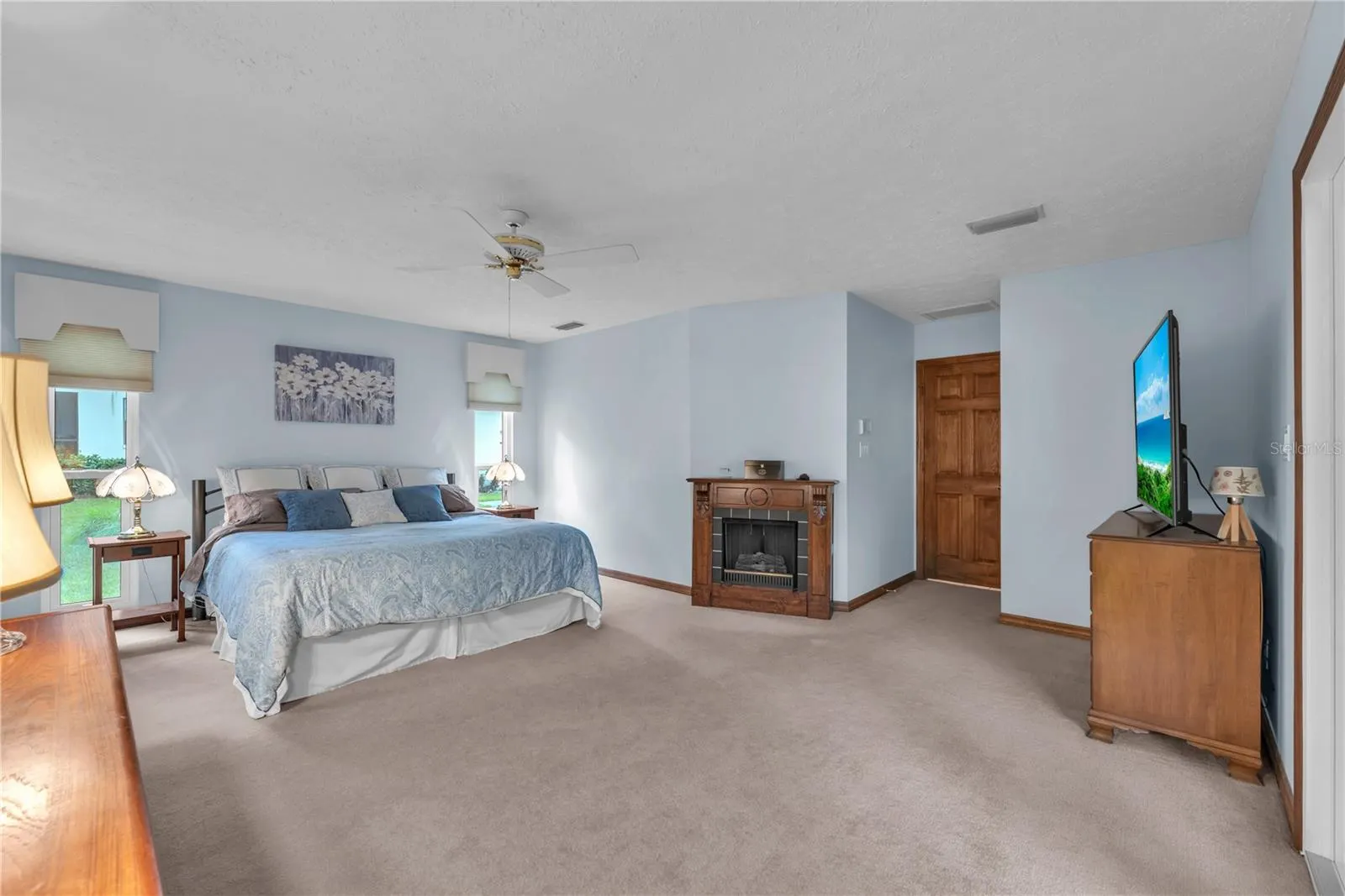 2421 OAK LANDING DR