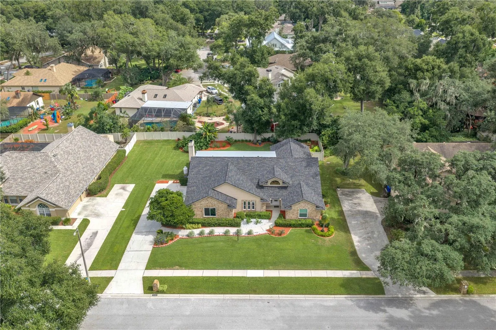 2421 OAK LANDING DR