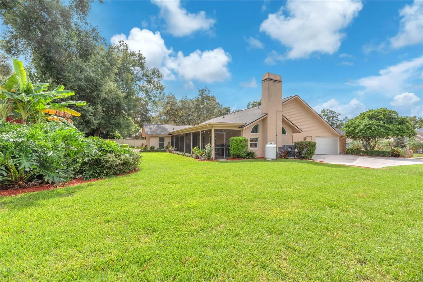 2421 OAK LANDING DR