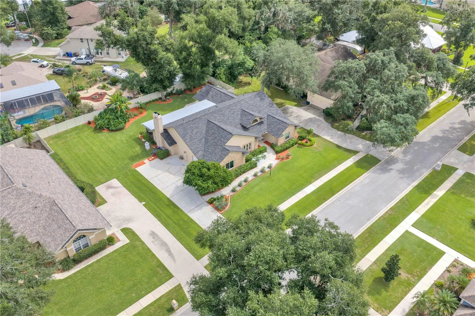 2421 OAK LANDING DR